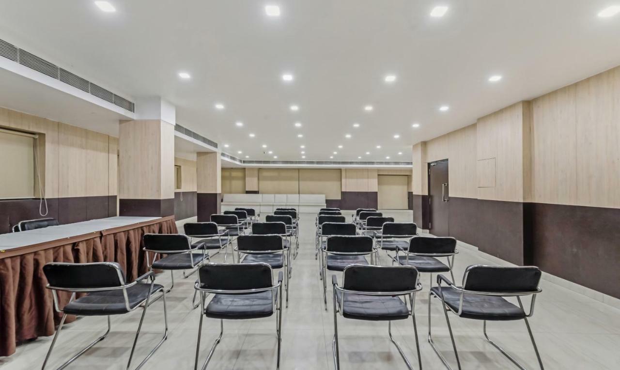Oyo 3811 Geetanjali Regency Otel Kalküta Dış mekan fotoğraf